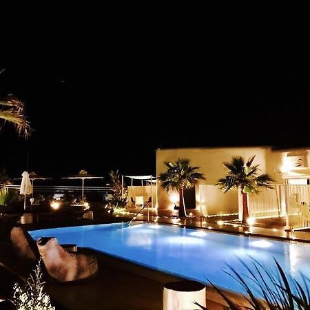 Queen Boutique Suites Mykonos Town Exterior photo