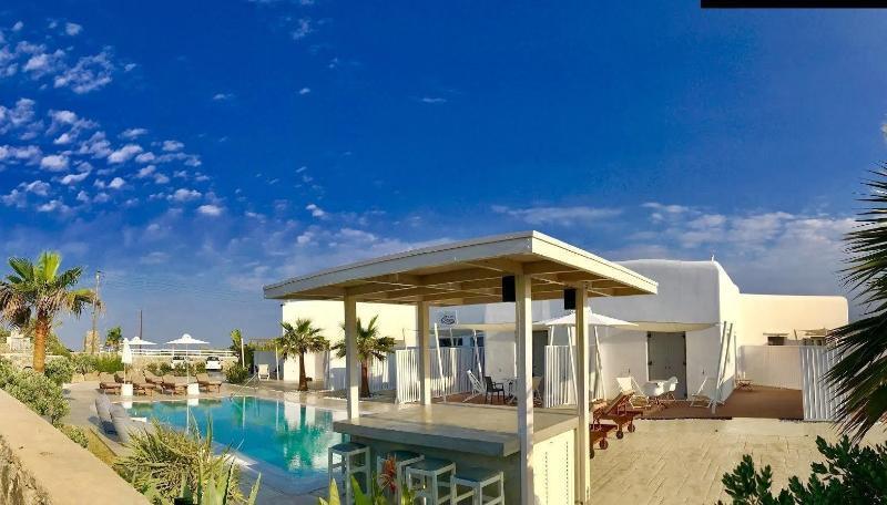 Queen Boutique Suites Mykonos Town Exterior photo
