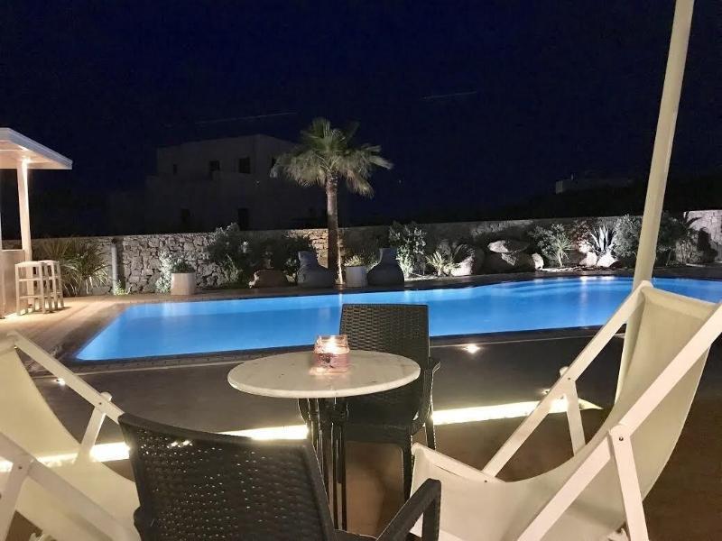 Queen Boutique Suites Mykonos Town Exterior photo