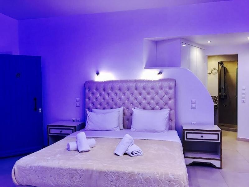 Queen Boutique Suites Mykonos Town Exterior photo