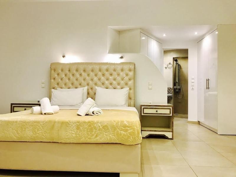 Queen Boutique Suites Mykonos Town Exterior photo