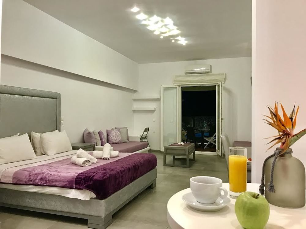 Queen Boutique Suites Mykonos Town Exterior photo