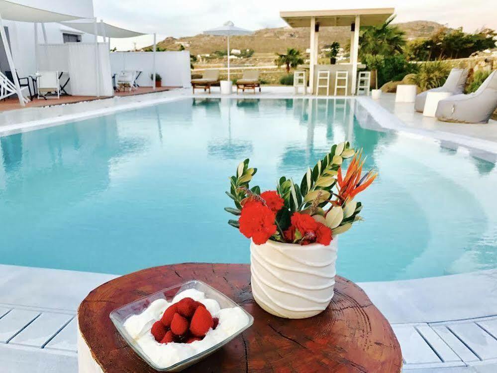 Queen Boutique Suites Mykonos Town Exterior photo