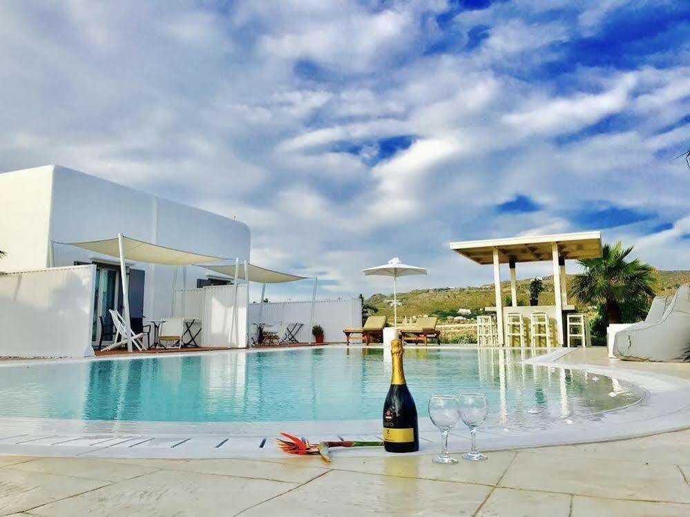 Queen Boutique Suites Mykonos Town Exterior photo